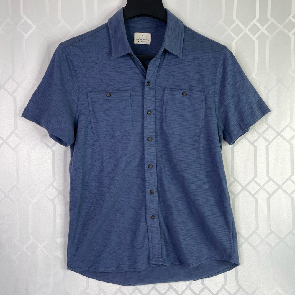 Mutual Weave Classic Fit Textured Blue Short Sleeve Button-Down Shirt  Medium